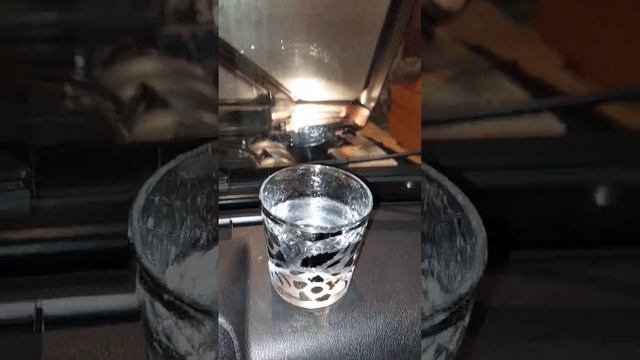 Вызов принят😁Часть1. Вибрация в Ниве легенд, эксперимент со стаканом воды! #нива #рекомендации смотреть онлайн