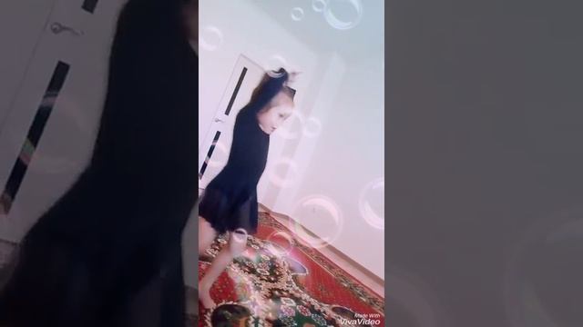 Уау как она танцует смотреть онлайн