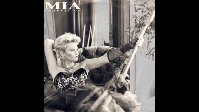 Mia - Kick It Out смотреть онлайн