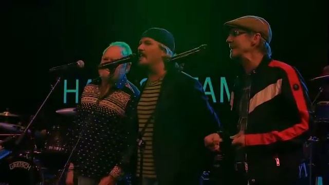 Skunk Baxter singing Kipp Lennon "Rikki Don't Lose That Number" by Steely Dan смотреть онлайн