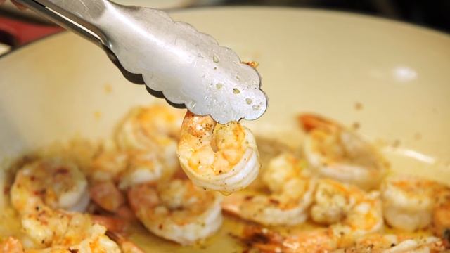 Как приготовить креветки с чесночным соусом и пастой | Allrecipes