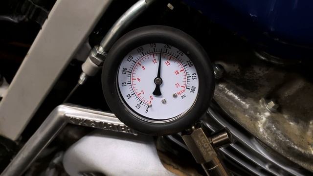 XR250 измерение компрессии после переборки, 470 об/мин, холодный двиг смотреть онлайн