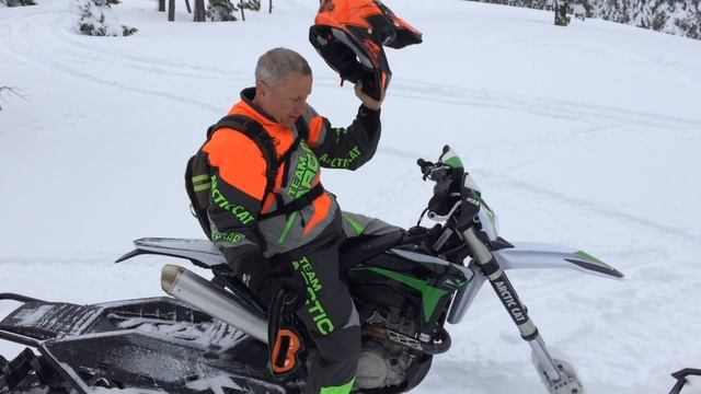 Crazy Fun! Arctic Cat SVX 450 Snow Bike Ride Review смотреть онлайн