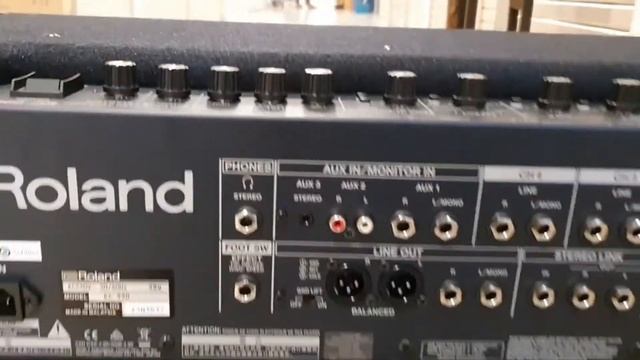 Ampli Keyboard Roland KC 990 2 × 12 Inch 98 Watt смотреть онлайн