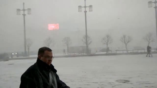 Вот такая Питерская весна на Сенной площади. смотреть онлайн