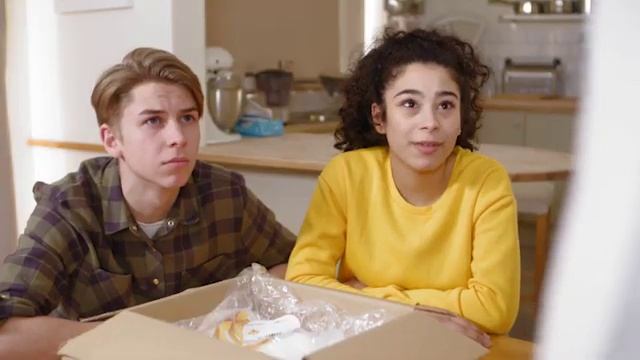 Go Getter 4 Unit 7 Lesson 7.2 They're made of cotton (part 2) смотреть онлайн