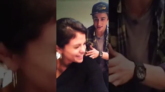 Selena Gomez via Instagram Story with David Henrie 8.01.2017 смотреть онлайн