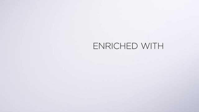 Stop the shine with the new Skin Illusion Velvet foundation | Clarins смотреть онлайн