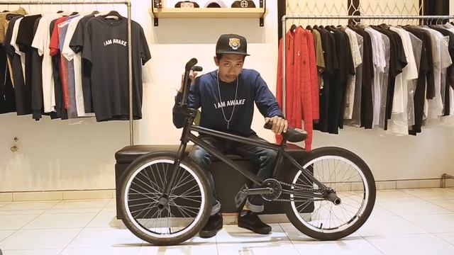BMX - ARYA DYPTA HARSA BIKE CHECK! смотреть онлайн