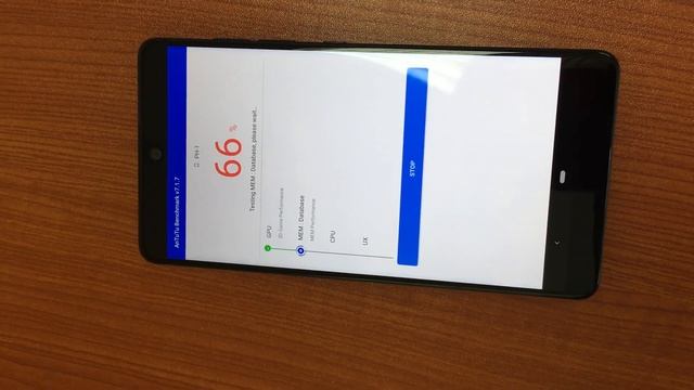 Testing Essential Phone Ph1 with AnTuTu Benchmark смотреть онлайн