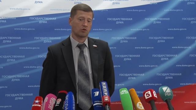 По факту возгорания на нефтебазе под Киевом возбудили уголовное дело смотреть онлайн