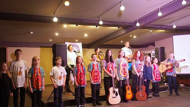 Романтики дальних дорог - Сергей и Елена Светловы, Арсений Агафонов, ансамбль Песенка. Арт-клуб Шале