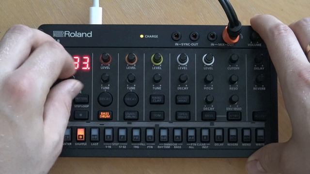 Roland T8 Tutorial | How to Use Roland Aira Compact T8 смотреть онлайн