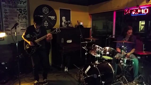 Chasing Indigo - I Don't Know You смотреть онлайн