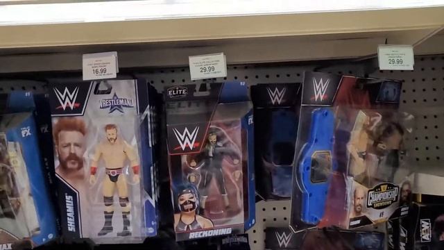 Toys R Us Sales, Clearence And Peg Warmers Plus Walmart Toy Hunting. смотреть онлайн
