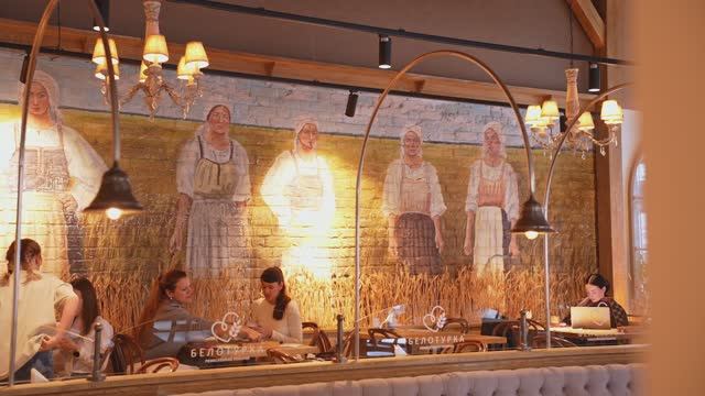 Окунуться в атмосферу хлебной столицы России в ремесленной пекарне "Белотурка" смотреть онлайн
