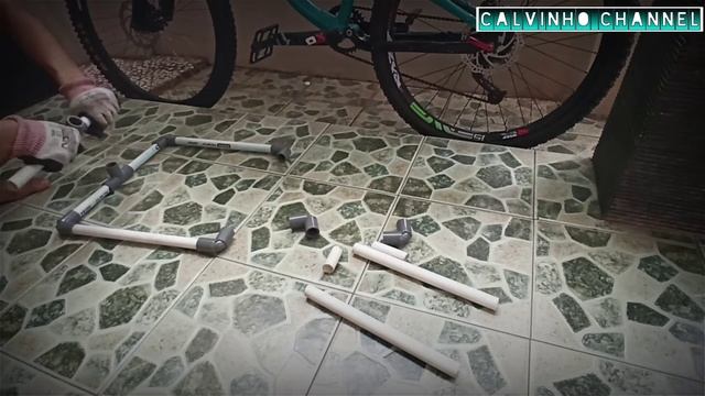 DIY Bike Stand PVC // Cara Membuat Standard Sepeda Dari Pipa Paralon PVC смотреть онлайн