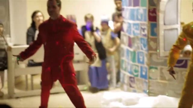 Новогодний мюзикл в школе "Земляне"