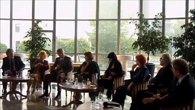 Okrogla miza Presekajmo tabuje, 1. del смотреть онлайн