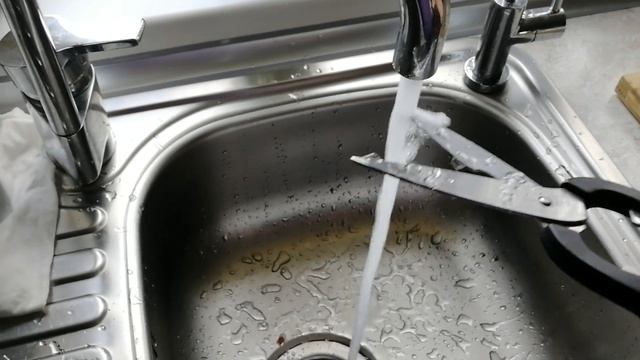 Режу воду 1 секунду смотреть онлайн