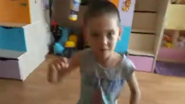 КЛИП ПОД ПЕСНЮ "ТАЕТ ЛЁД"// ИЛЬЯС И ЭВЕЛИНА смотреть онлайн