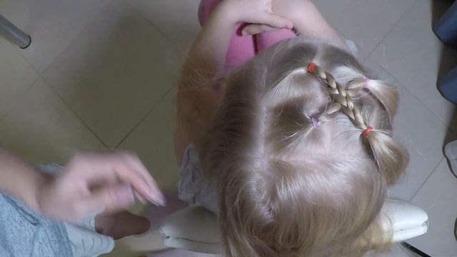 Косички с резинками | Прически для девочек смотреть онлайн