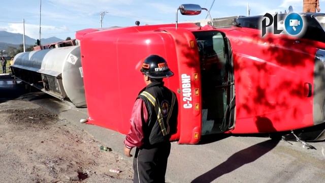 Camión cisterna derrama combustible смотреть онлайн