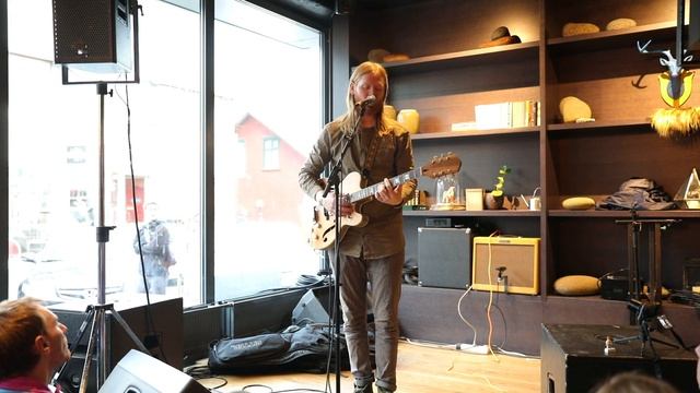 Júníus Meyvant - Neon Experience - Live @ Hotel Alda Reykjavík - Iceland Airwaves 2016 смотреть онлайн