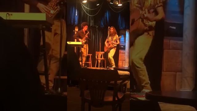Leo and Ten Letters at Avogadro's Number- Encore Jam смотреть онлайн