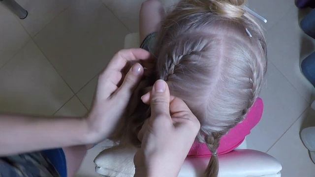 Простая прическа. Прически для девочек смотреть онлайн