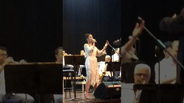 Natural woman- Carmi Shimron смотреть онлайн