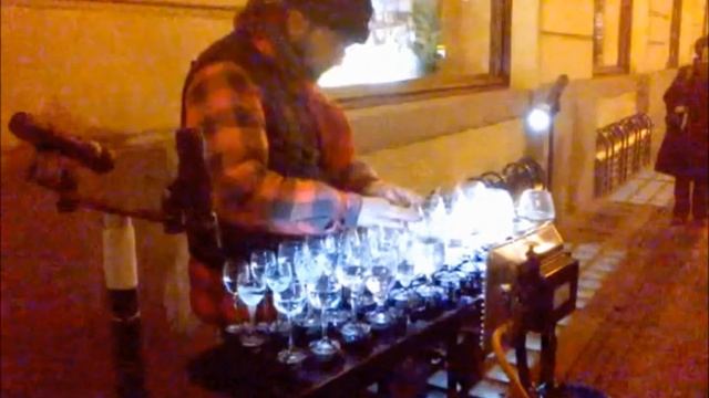 Мобильная Чехия. Прага. Игра на стаканах. смотреть онлайн