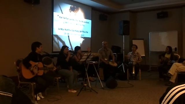 GLAMMM Worship led by the Thai смотреть онлайн