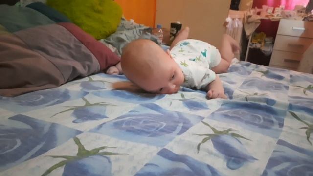 нам 3 месяца смотреть онлайн