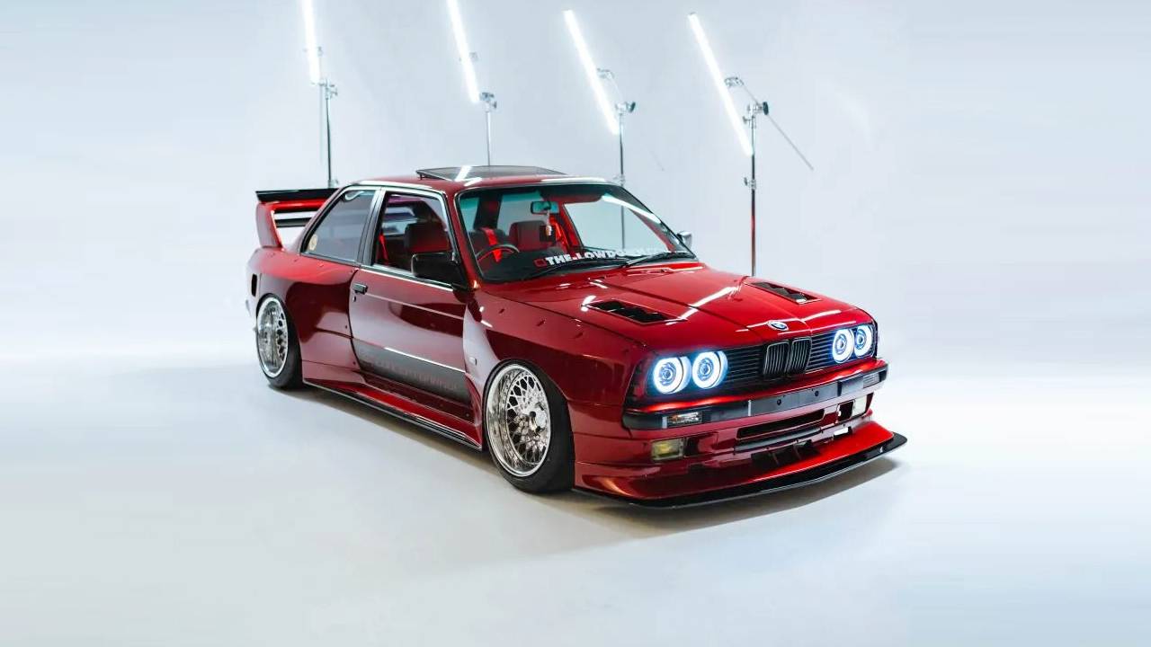 BMW E30 Frankenstein с 5,7 -литровым V8 LS1 в боди-ките Live To Offend (LTO) смотреть онлайн