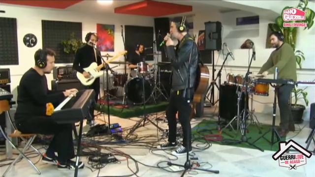FiRMA - O, ramai & E cineva acolo (Pink Floyd, Led Zeppelin, Queen inspired mashup intro) смотреть онлайн