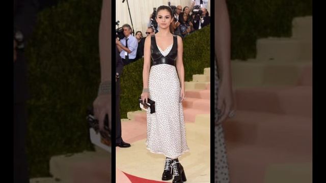 Selena Gomez's midi dresses collection🔥🔥#selenagomez #top10inglobe #hollywood #trending 🔥🔥#viral 🔥🔥 смотреть онлайн