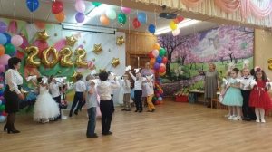 Вход на выпускной с голубями под песню "Улетает голубок"️  Подготовительная группа детского сада️