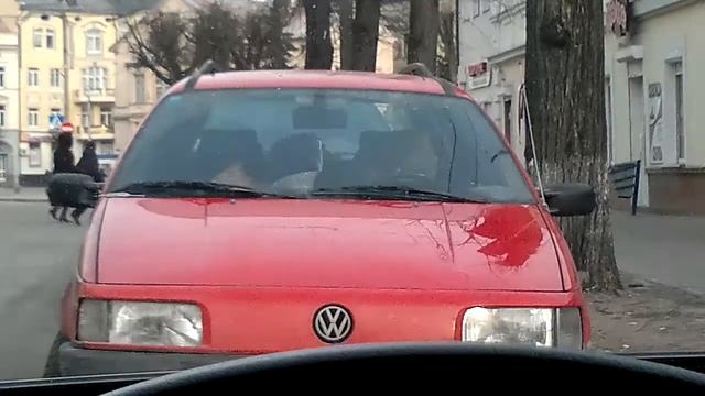 Танцующая бабка в машине... Смотреть ВСЕМ. РЖАЧ 100%.mp4 смотреть онлайн