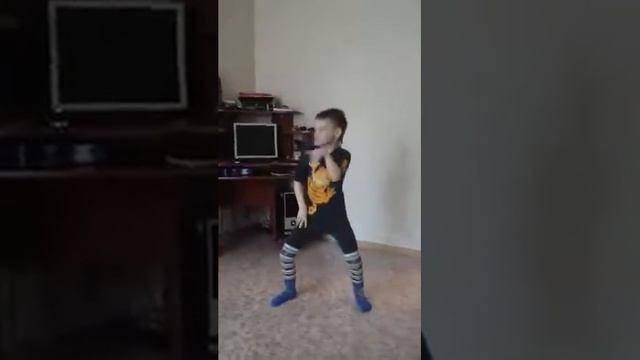 Танец, Мальчика Андрея,под Челентано! смотреть онлайн