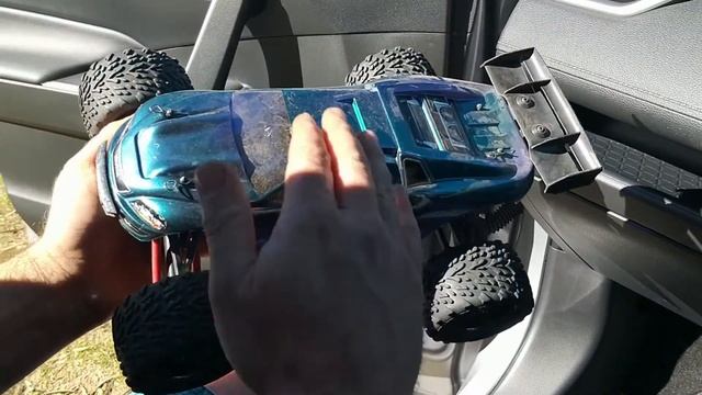 Traxxas 1/16 e-Revo Review смотреть онлайн