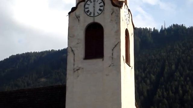 Campane Chiesa Parr. Nova Levante - Welschnofen Bz - Angelus del Giovedì sera.MPG смотреть онлайн