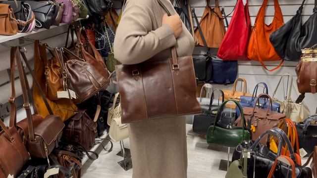 Новое поступление. Сумки. Италия. смотреть онлайн