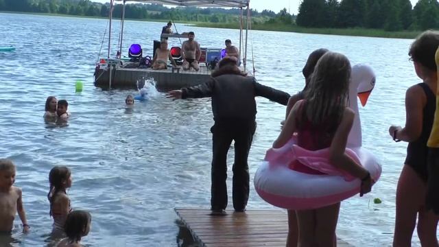 Экстремальные прыжки в воду с моста смотреть онлайн