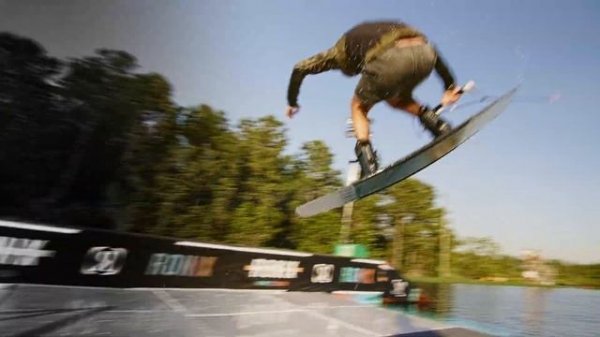 2022 Ronix Kinetik Project Flexbox  1 Park Board