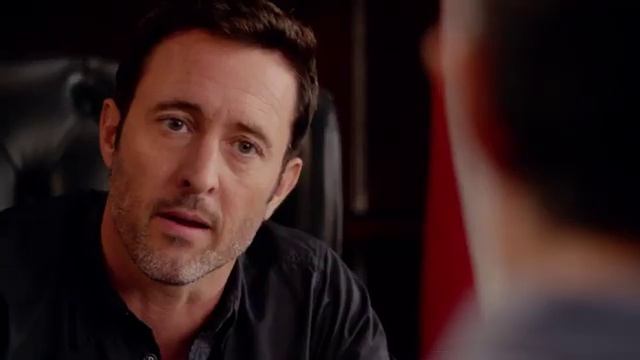 Hawaii Five-0 10x17 Sneak Peek Clip 2 "He kohu puahiohio i ka ho‘olele i ka lepo i luna" смотреть онлайн