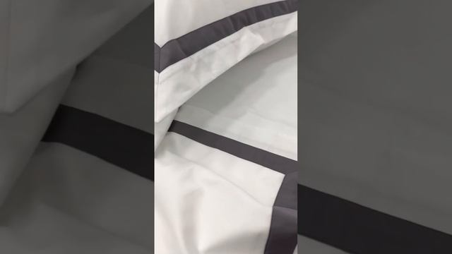 Белое элитное постельное белье сатин 100% хлопок. Дизайнерское постельное белье с рамкой и ушками. смотреть онлайн