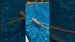 Маруська держится на воде👍июнь 2024 г.Судак Крым