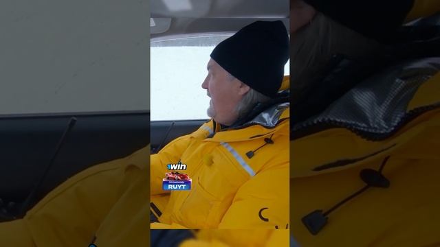 Джеймс Провалился Под Лед смотреть онлайн