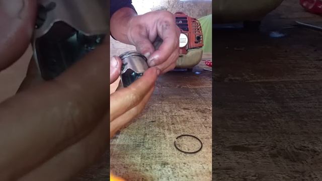 como tirar e montar anéis pistão e cilindro da roçadeiras e motosserra смотреть онлайн
